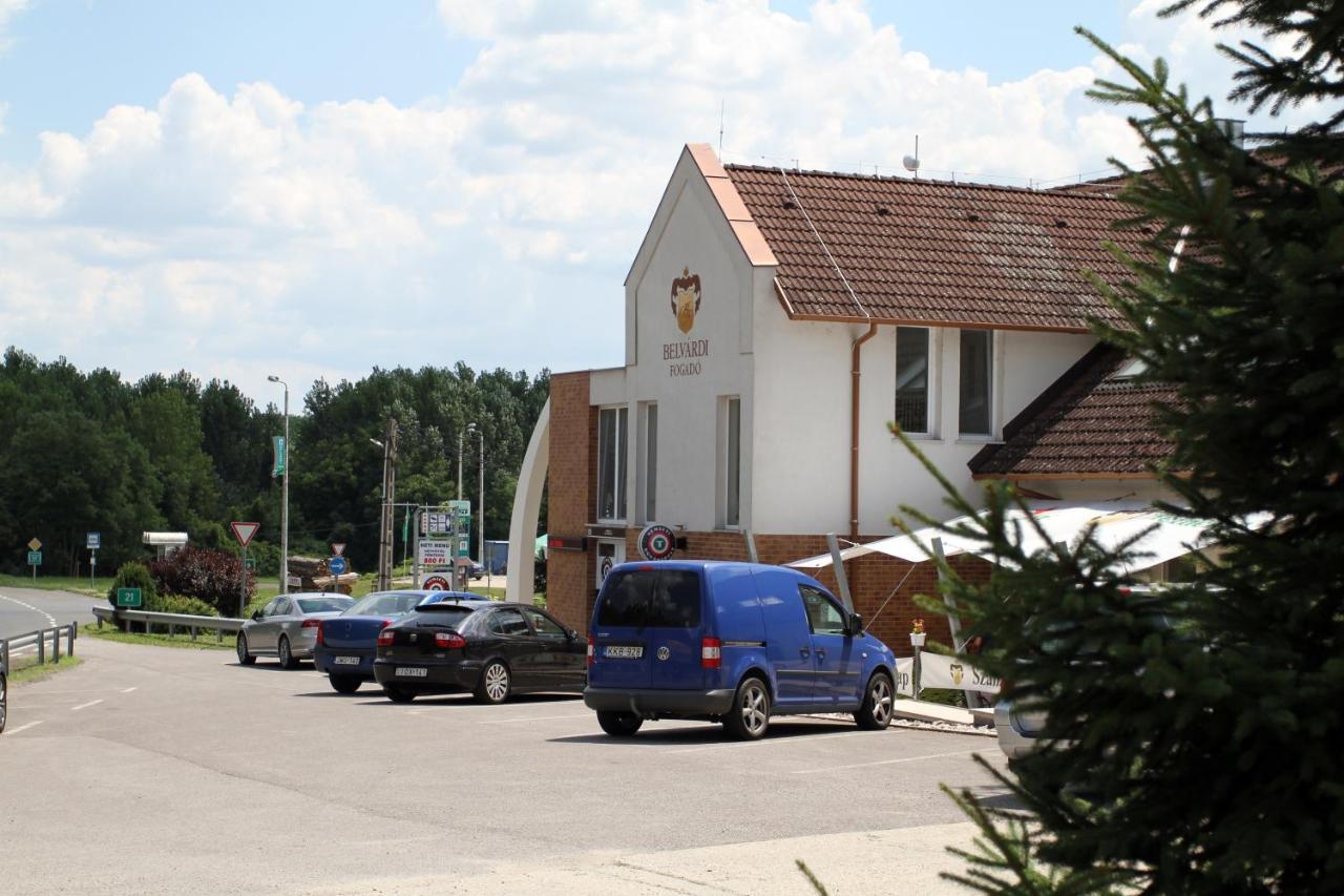 Belvardi Fogado Belvárdgyula Buitenkant foto