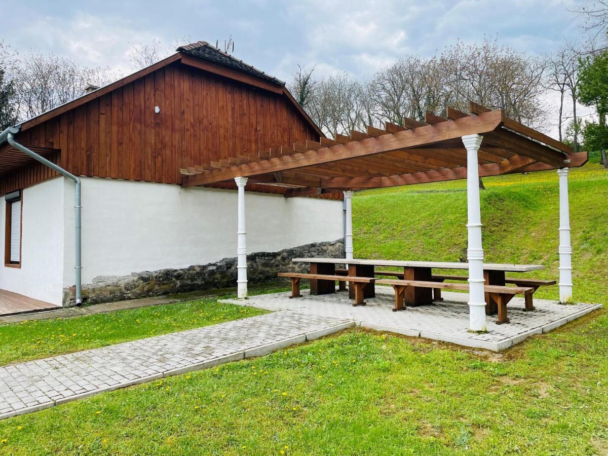 Belvardi Fogado Belvárdgyula Buitenkant foto
